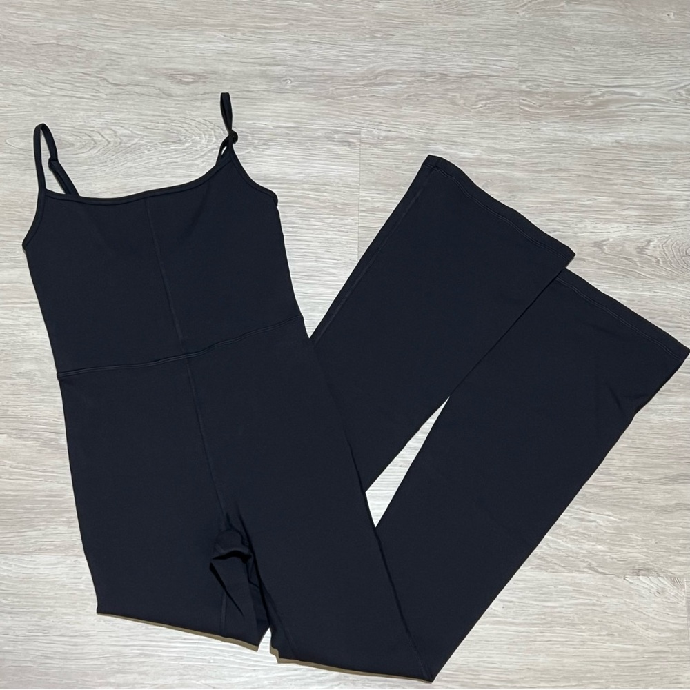 Last One !! Wilfred Free Divinity Kick Flare Jumpsuit in Black XS - Picture 2 of 7